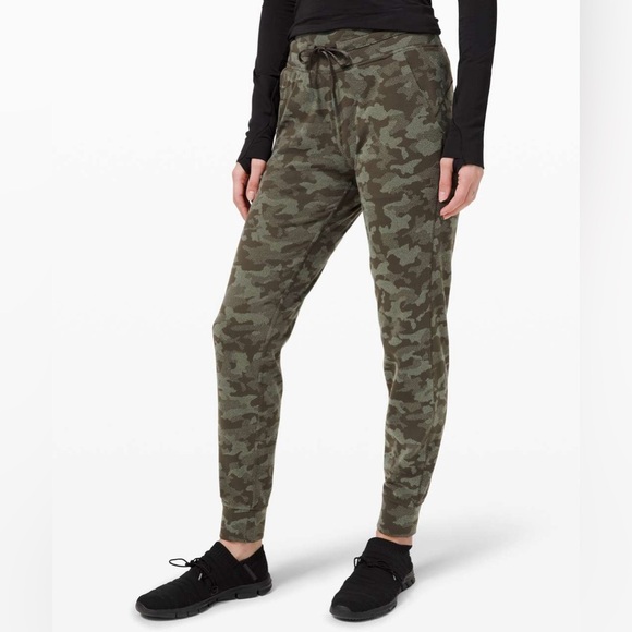 Lululemon Ready to Rulu Jogger 29" in Heritage Camo Dark Olive Green Twill Sz 4 - Picture 1 of 8